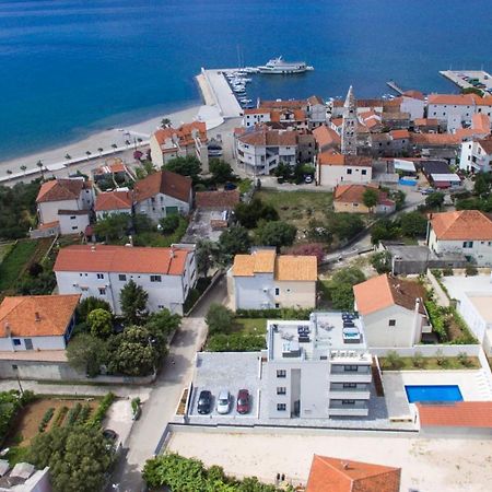 Villa Stella - Crowonder Luxury Rent Туран Екстериор снимка