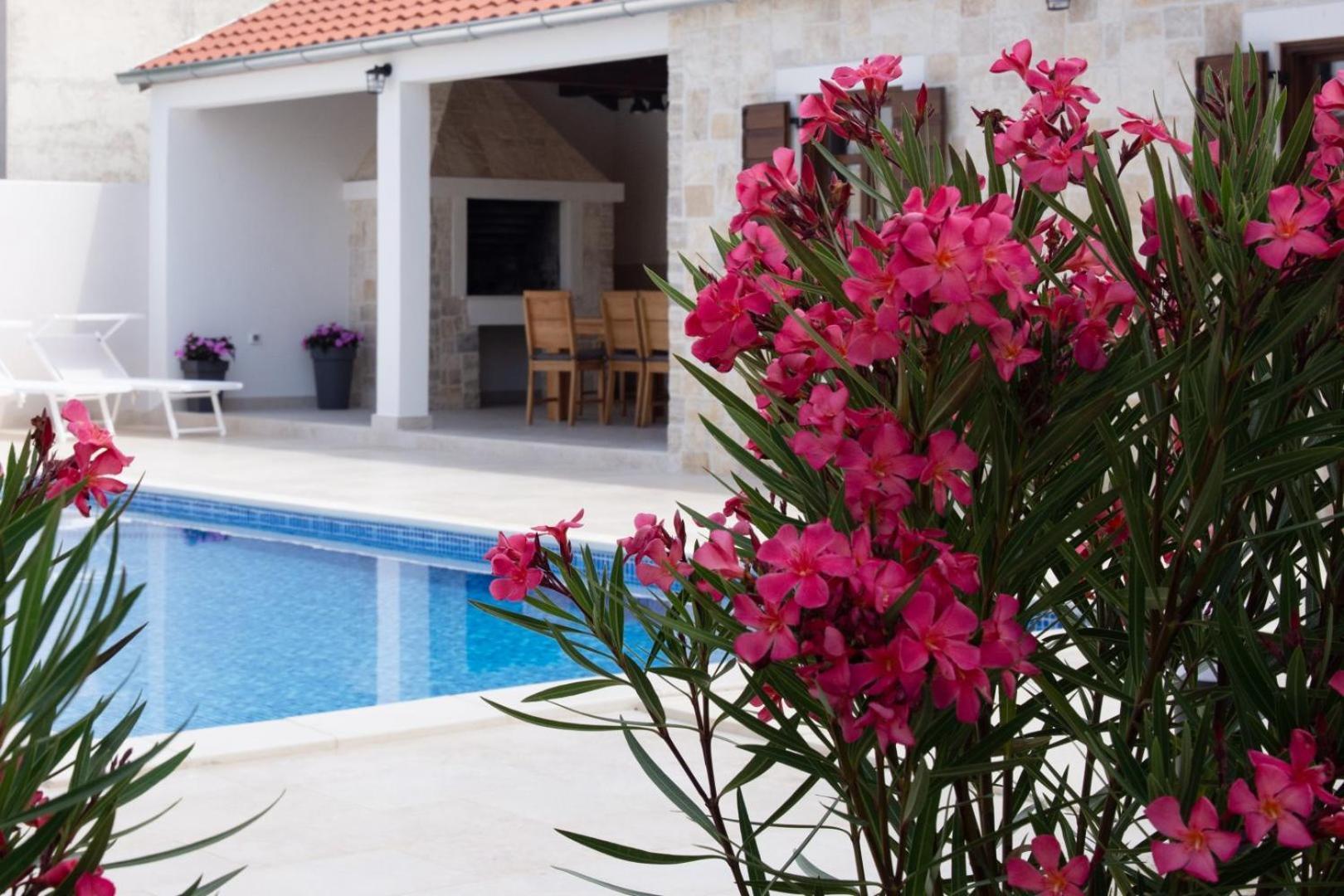 Villa Stella - Crowonder Luxury Rent Туран Екстериор снимка