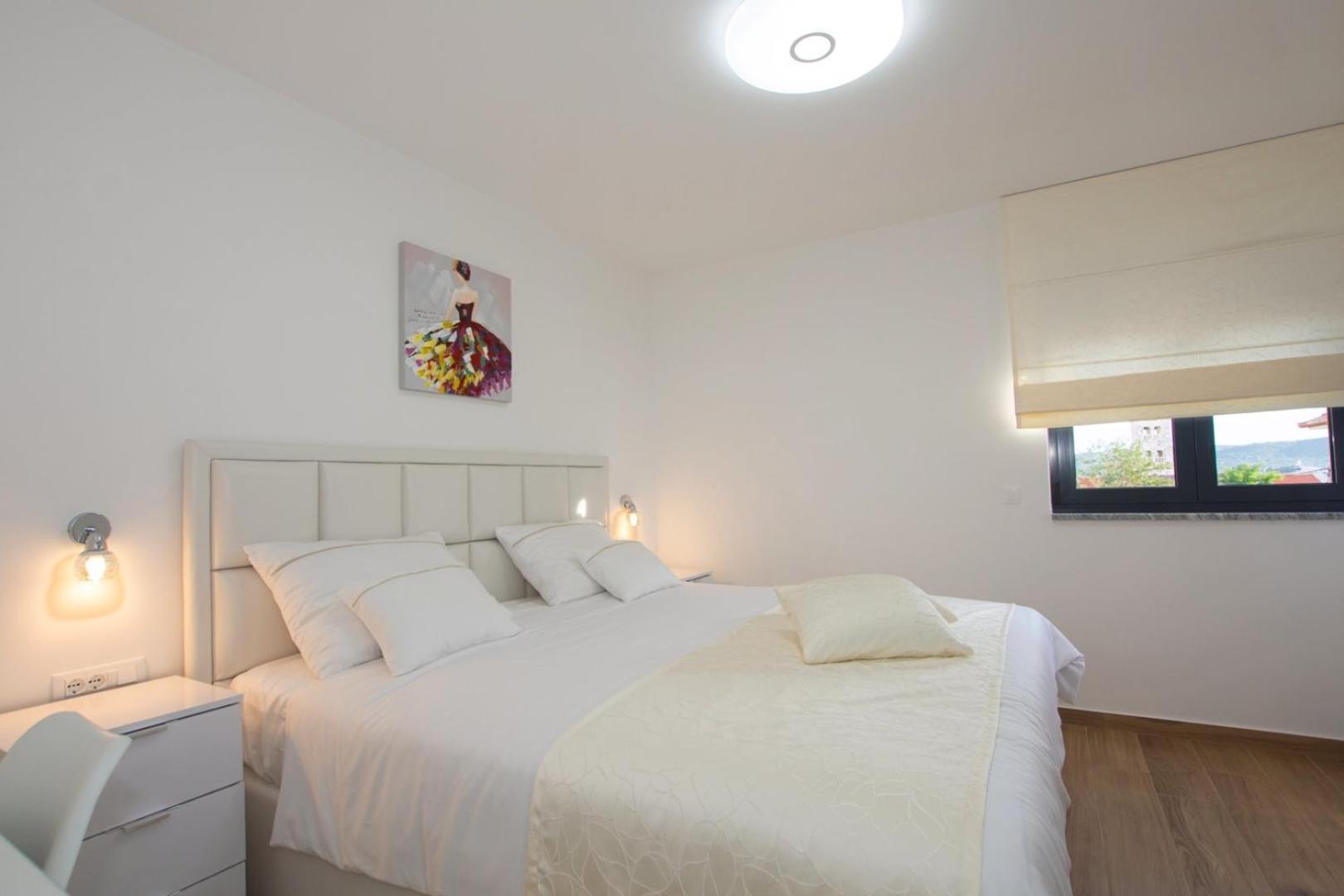Villa Stella - Crowonder Luxury Rent Туран Екстериор снимка