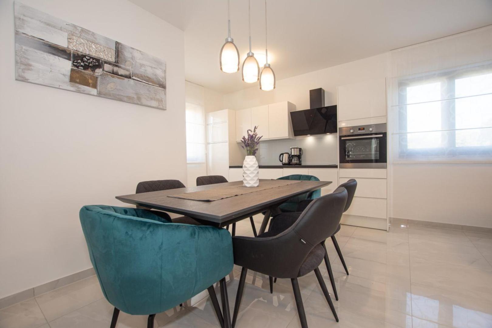 Villa Stella - Crowonder Luxury Rent Туран Екстериор снимка