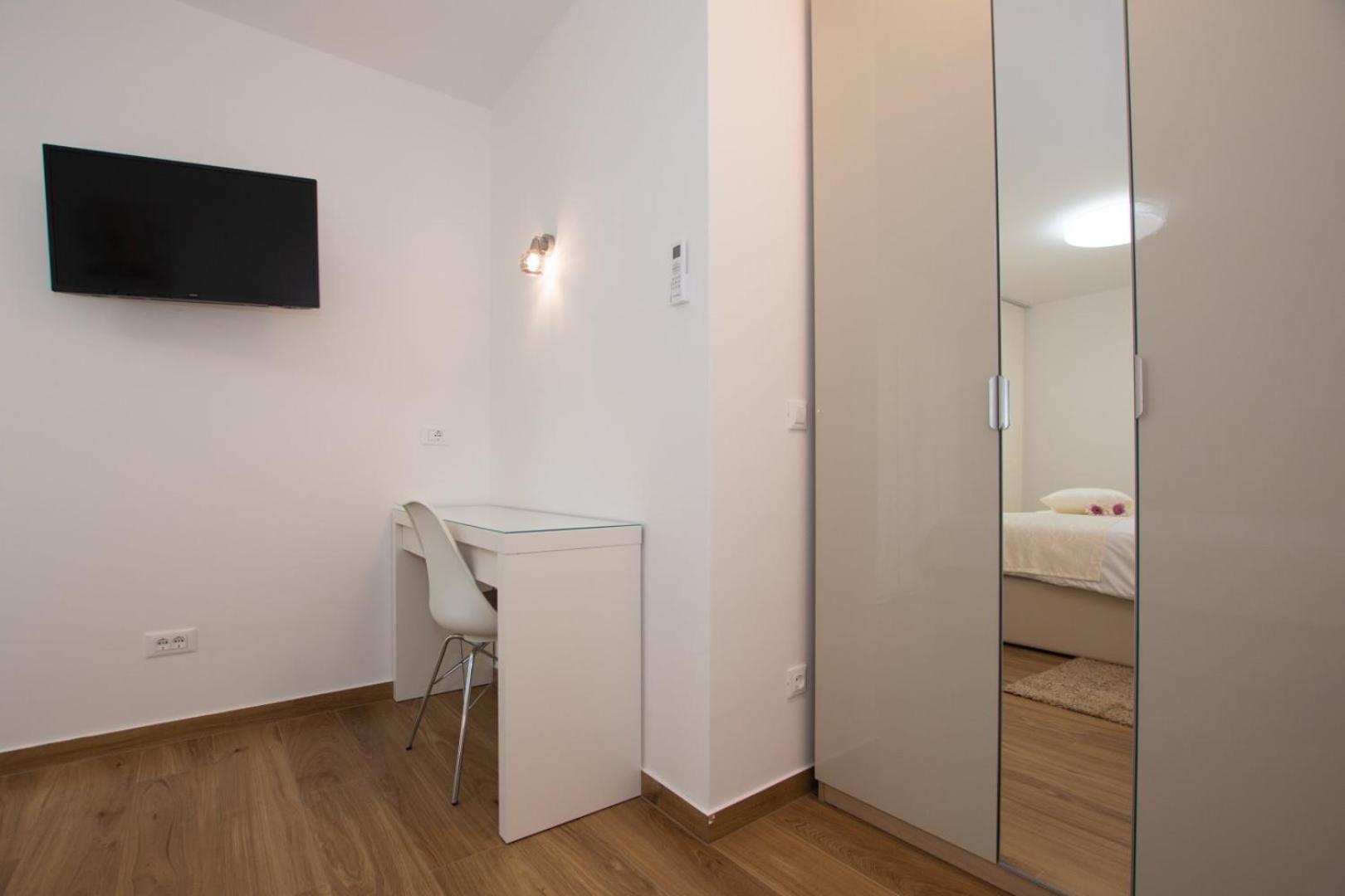 Villa Stella - Crowonder Luxury Rent Туран Екстериор снимка