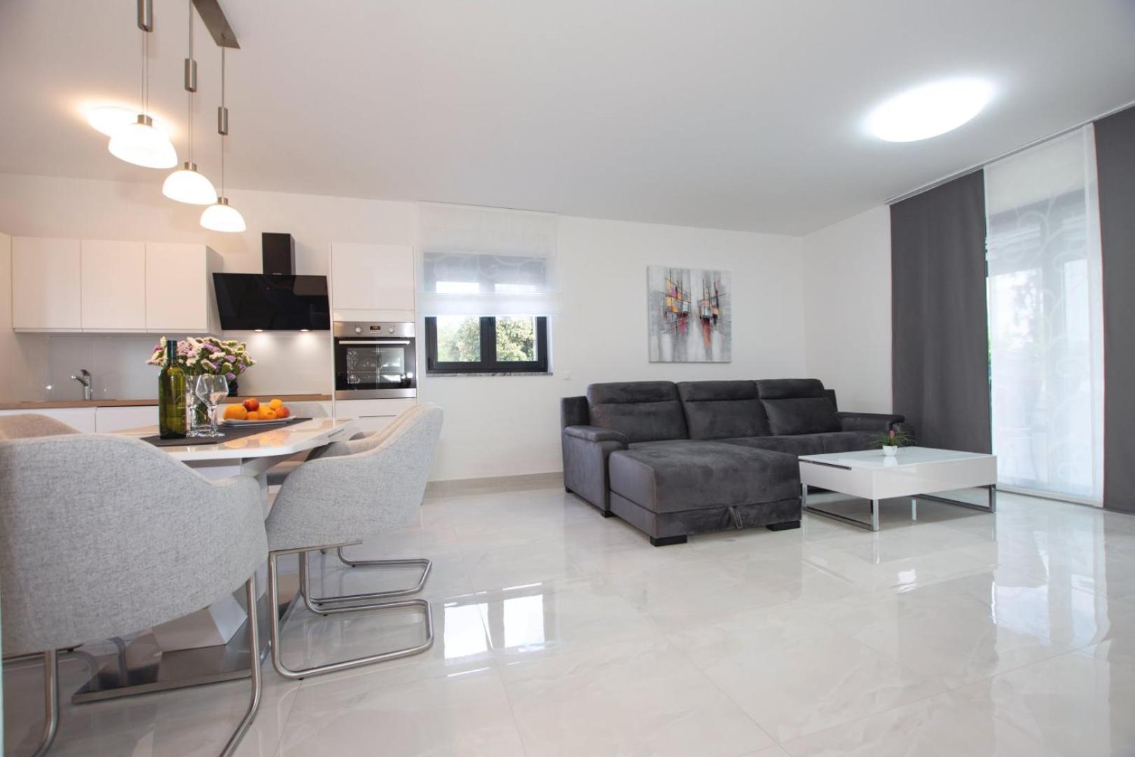 Villa Stella - Crowonder Luxury Rent Туран Екстериор снимка